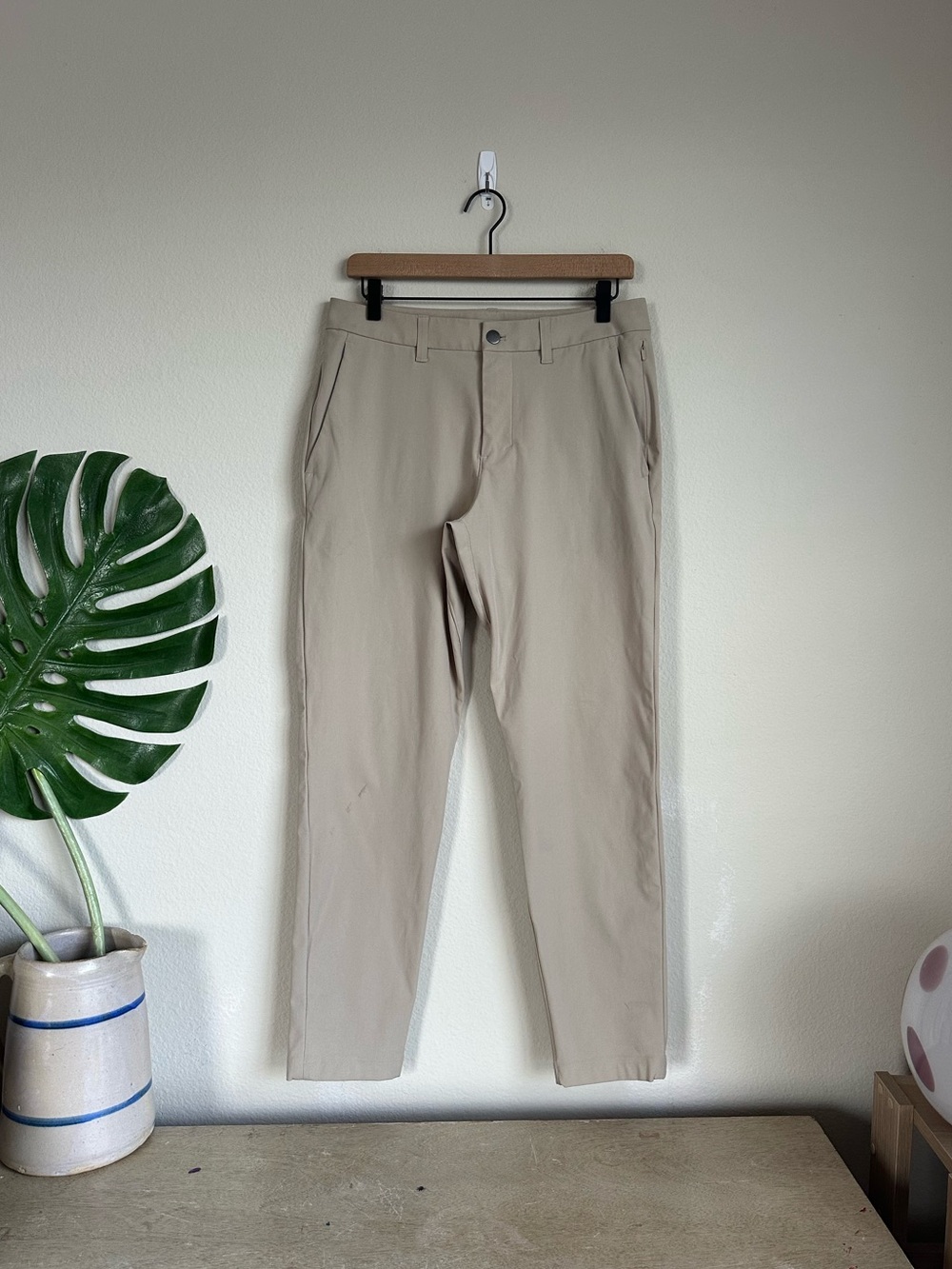 Lululemon Men’s ABC Slim Fit Khaki Pants LM5AQYS